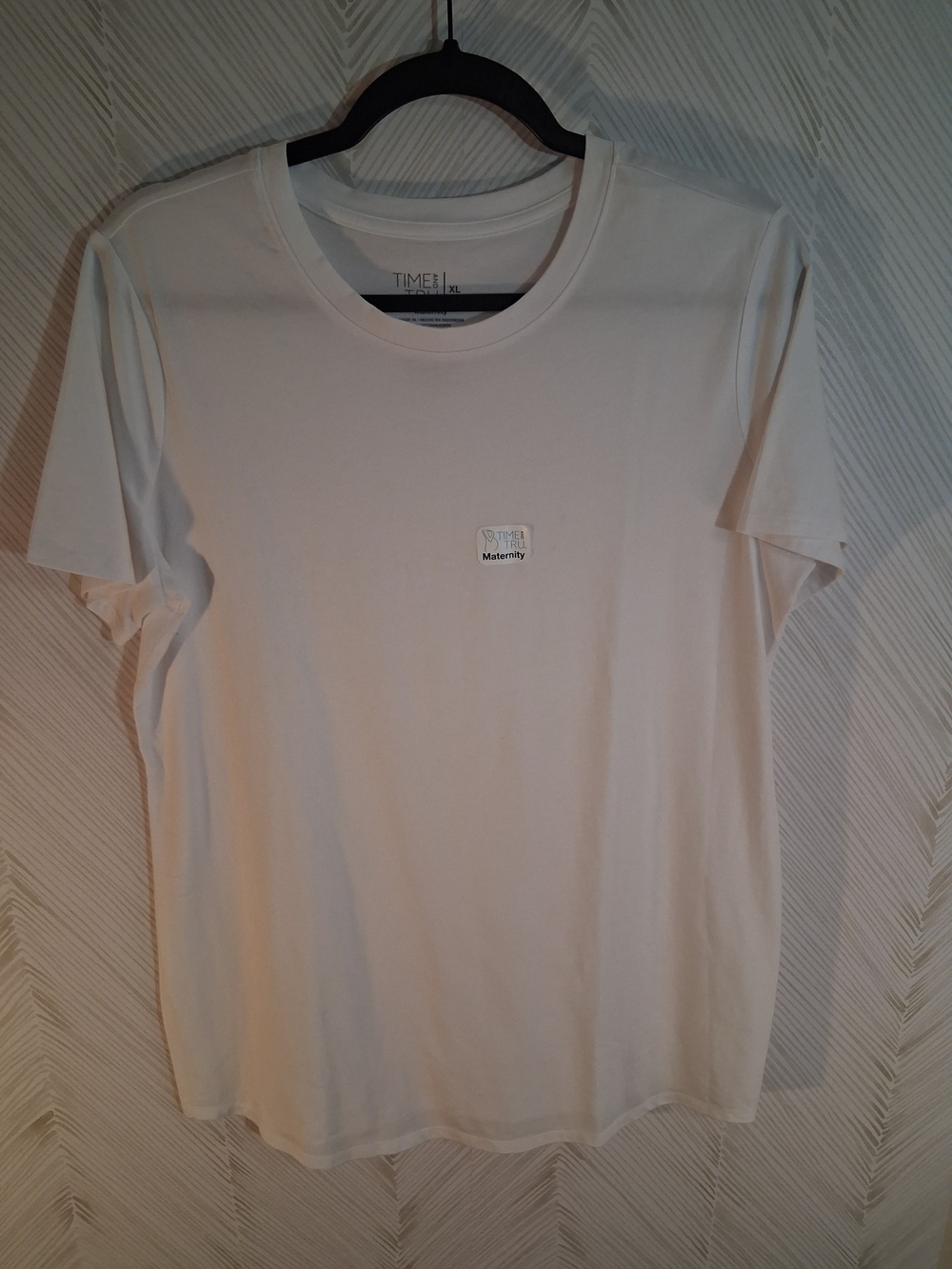 Time and Tru  Maturnity White Short Sleeve Crew Neck Tee